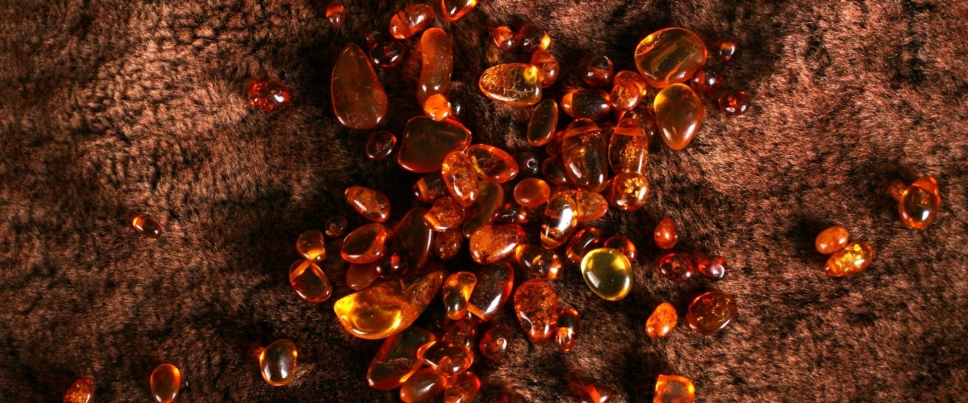 Amber Fragrances: Exploring their Benefits and Uses