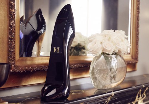 What are the base notes in carolina herrera's perfumes?